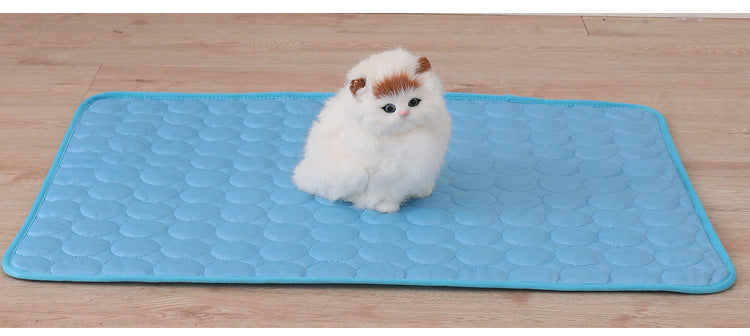 Tapis Rafraîchissant pour Chien et Chat – Ice Silk 4 Saisons